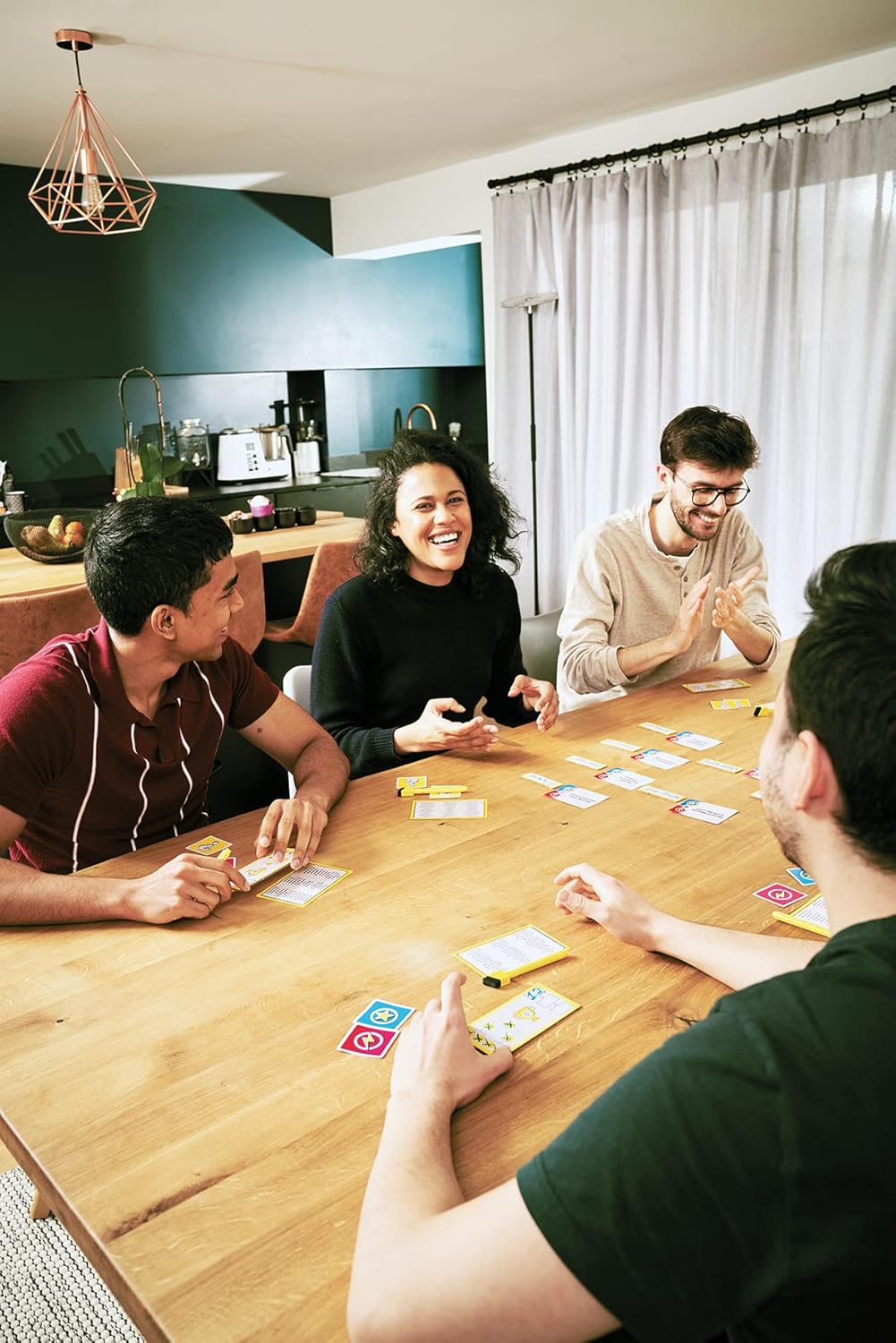 Asmodee - Champions! - Jeu d'Ambiance Adultes et Enfants dès 12 Ans -